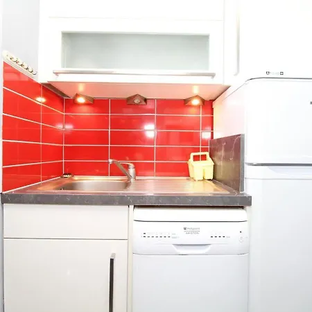 Apartment Spacieux T2 A Balaruc-les-bains, Cuisine Separee, Climatisation, Wifi, Proche Thermes - Fr-1-553-51 *